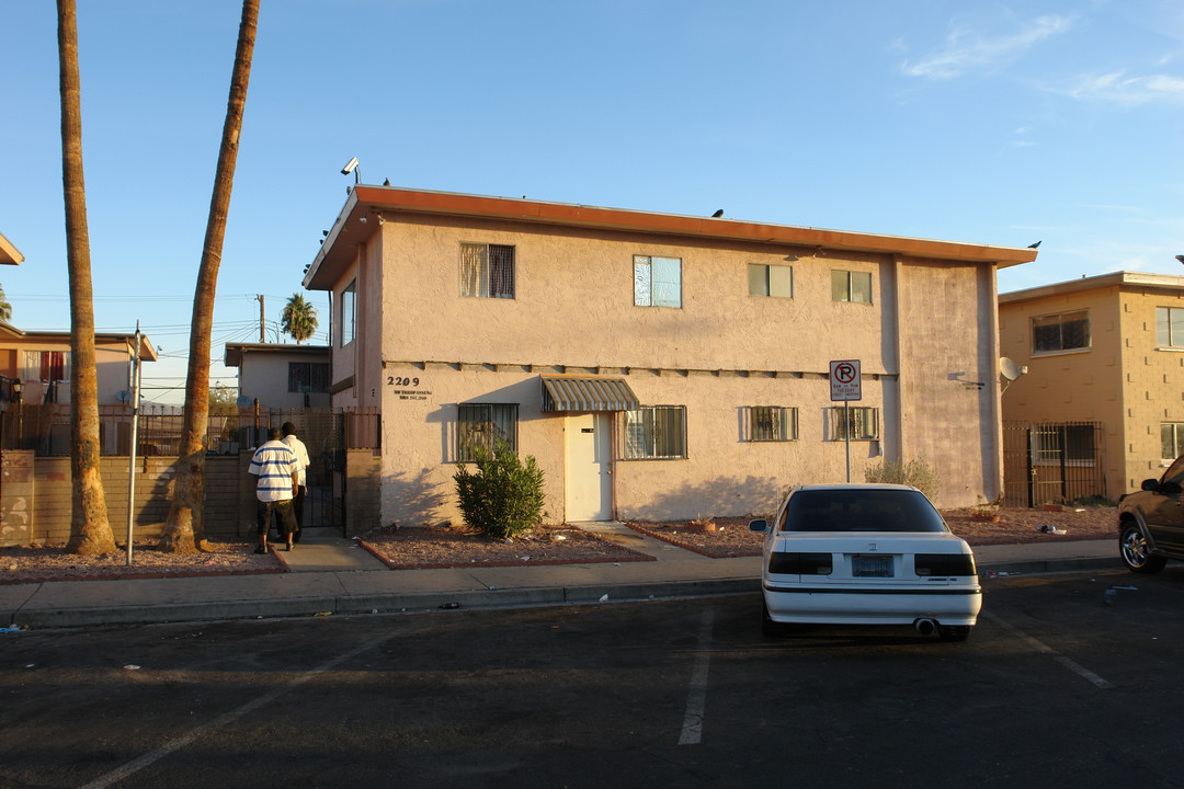 2209 Sunrise Ave in Las Vegas, NV - Building Photo