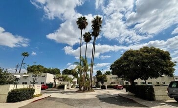 7131 Coldwater Canyon Ave, Unit 11 in North Hollywood, CA - Foto de edificio - Building Photo