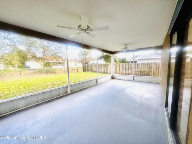 931 Blossom Dr in Sebastian, FL - Building Photo - Building Photo