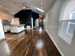 819 N May St in Chicago, IL - Building Photo - Building Photo