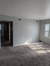 2246 Grant St in Bettendorf, IA - Building Photo - Building Photo