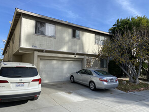 17093 Chatsworth St in Granada Hills, CA - Building Photo - Building Photo