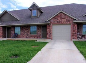 4704 Loch Ln in Del City, OK - Building Photo