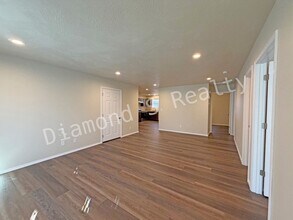 2038 N Summit Ave in Springfield, MO - Building Photo - Building Photo