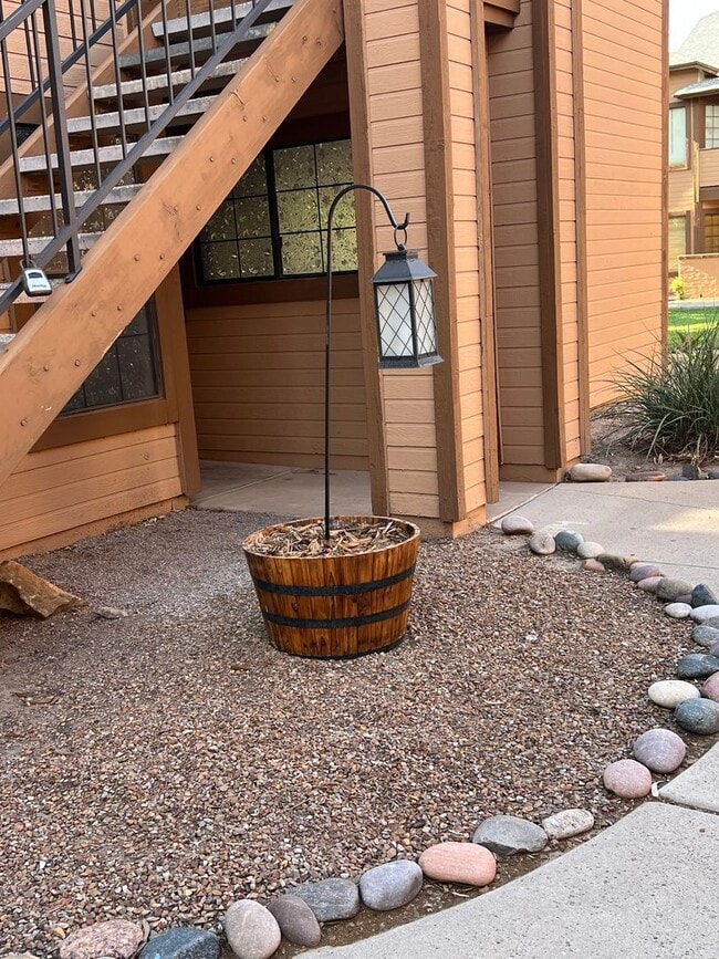1700 W Wood Bridge Ct