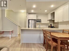 3231 Noel Dr in Burnaby, BC - Building Photo - Building Photo