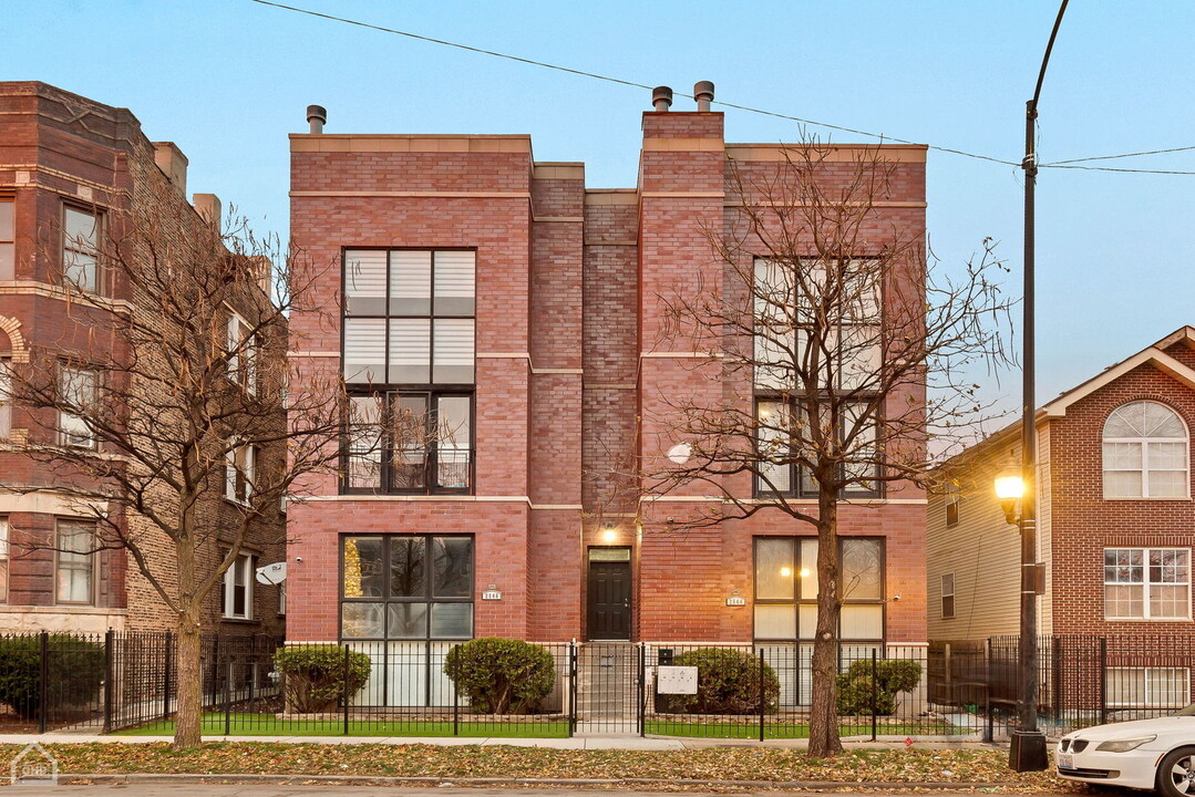 2544 W Washington Blvd in Chicago, IL - Building Photo