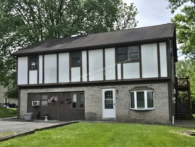 1025 Butler Ave in New Castle, PA - Building Photo - Building Photo