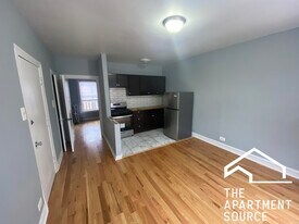 5662 N Ridge Ave in Chicago, IL - Building Photo