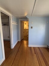 74 N Main Ave in Orono, ME - Foto de edificio - Building Photo