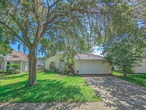 4768 Ridgemoor Cir in Palm Harbor, FL - Building Photo - Building Photo