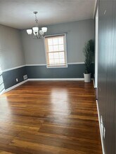 31 Flower Rd in Valley Stream, NY - Building Photo - Building Photo
