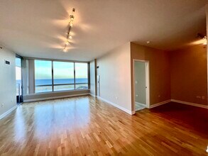 1901 S Calumet Ave, Unit 2602 in Chicago, IL - Building Photo - Building Photo