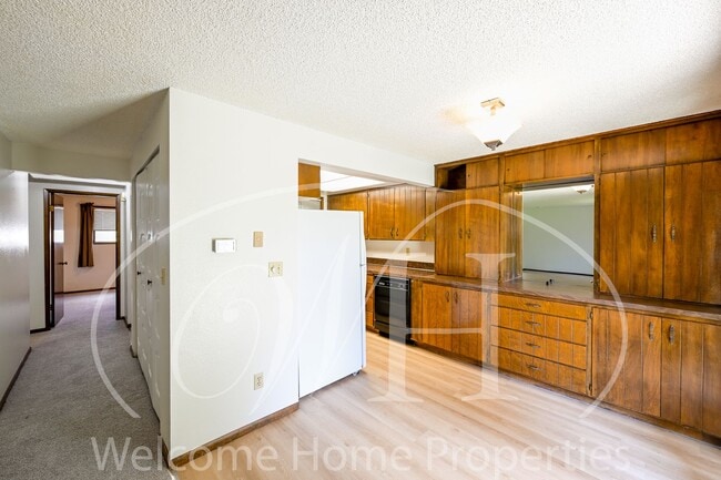 property at 532 E Alder St