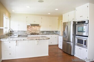 7851 Hillside Dr in San Diego, CA - Building Photo - Building Photo