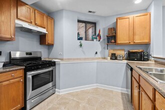 4755 Malden St in Chicago, IL - Foto de edificio - Building Photo