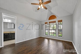 2029 Oakglen Dr in Garland, TX - Building Photo - Building Photo