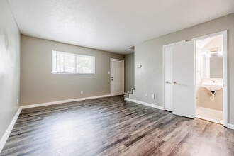 Walnut Creek Apartments in Raleigh, NC - Building Photo - Building Photo