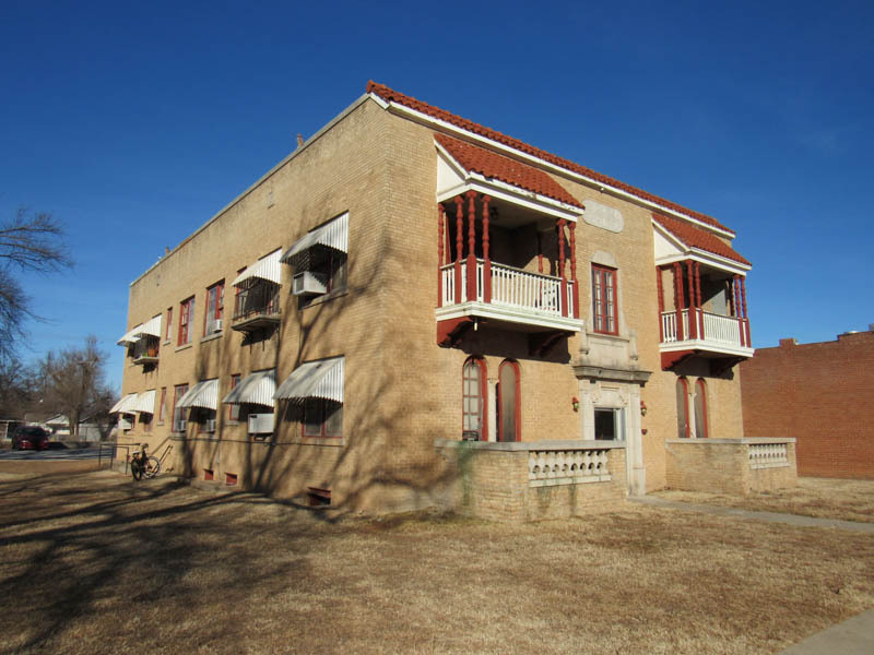 Los Piementos in Enid, OK - Building Photo