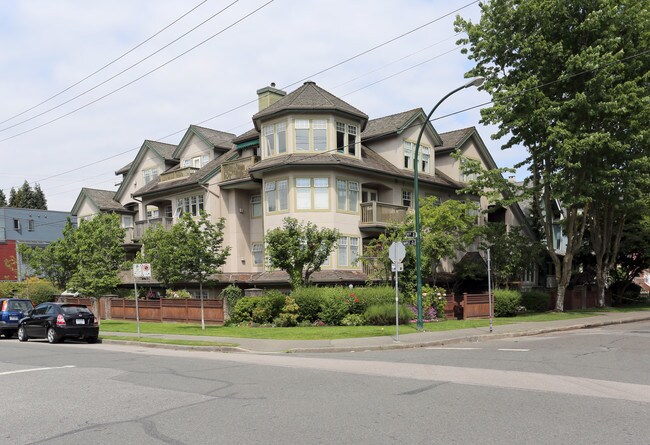 Maple Court in Vancouver, BC - Building Photo - Primary Photo