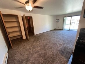 8011 60th Ave in Kenosha, WI - Building Photo - Building Photo