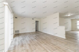 1531 Surf Side Dr in St. Louis, MO - Building Photo - Building Photo