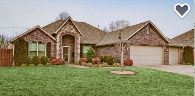property at 2700 SW Calm Ridge Rd