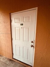 7080 NW 177th St in Hialeah, FL - Foto de edificio - Building Photo