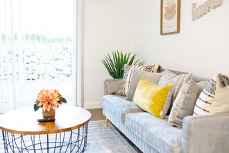 4015 W 7th St in Little Rock, AR - Foto de edificio - Building Photo