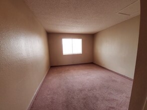 3151 N Soaring Gulls Dr in Las Vegas, NV - Building Photo - Building Photo