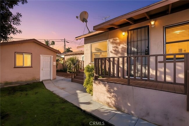 property at 959 W 17th St