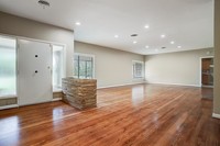 5317 Blythewood St in Houston, TX - Foto de edificio - Building Photo