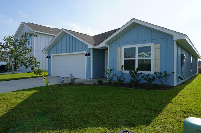 209 Laurel Hl St in Crestview, FL - Building Photo - Building Photo