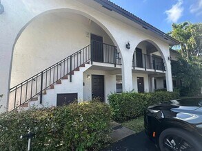 11676 NW 45th St in Coral Springs, FL - Foto de edificio - Building Photo