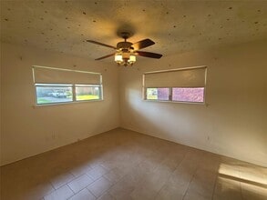 2212 Locklaine Dr in Pasadena, TX - Building Photo - Building Photo