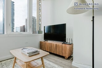 1000 S Michigan Ave in Chicago, IL - Building Photo - Building Photo