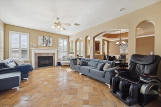 11215 Royce Palms Dr in Houston, TX - Building Photo - Building Photo