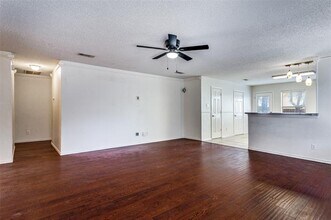 5510 Eagle Rock Rd in Arlington, TX - Foto de edificio - Building Photo