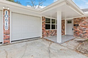 10615 Clematis Ln in Houston, TX - Building Photo