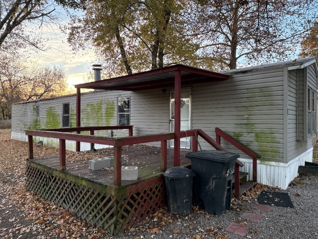 722 N Linn St in Frontenac, KS - Foto de edificio - Building Photo