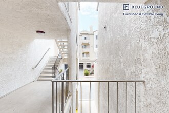 10024 Paseo Montril, Unit SI FL3-ID450A in San Diego, CA - Foto de edificio - Building Photo