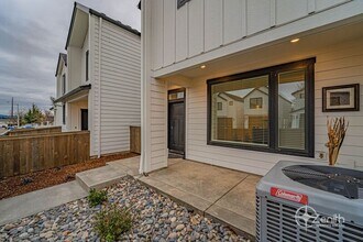 16327 NE 21st St in Vancouver, WA - Building Photo - Building Photo