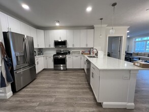 320 Middlesex Ave, Unit B201 in Medford, MA - Building Photo - Building Photo