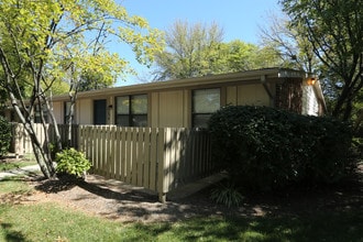 Clearview in Greenwood, IN - Foto de edificio - Building Photo