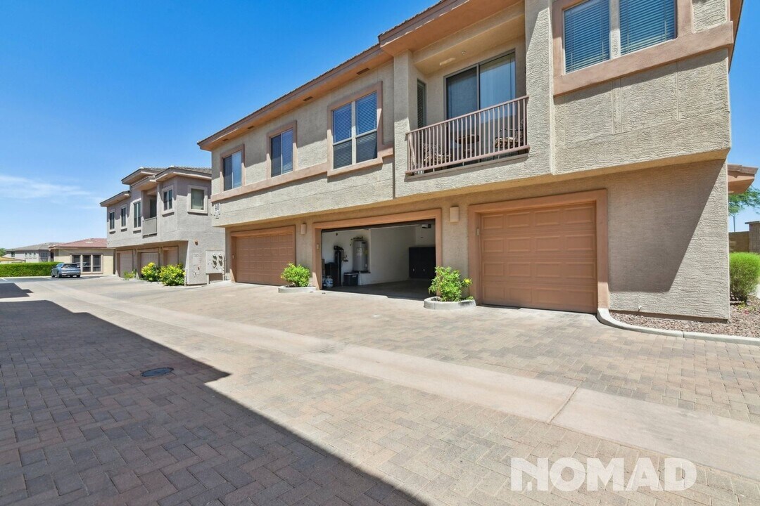 42424 N Gavilan Peak Pkwy in Anthem, AZ - Building Photo