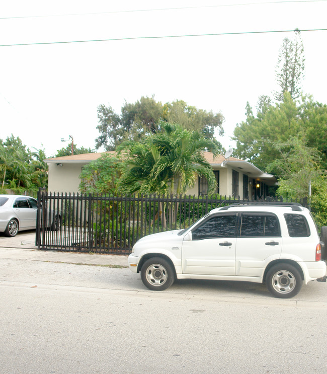 541 NE 63rd St in Miami, FL - Building Photo - Building Photo