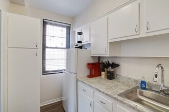 105 W 39th St in Baltimore, MD - Building Photo - Building Photo