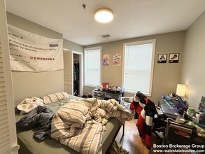 110 Chester St, Unit 1 in Boston, MA - Building Photo - Building Photo