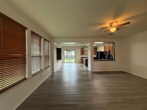 1722 E Mesa Park Dr in Round Rock, TX - Building Photo - Building Photo