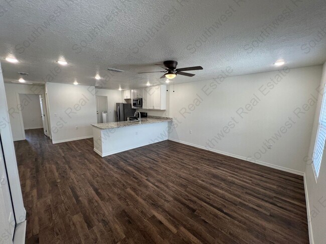 2129 Bobwhite Ct in Clovis, NM - Building Photo - Building Photo